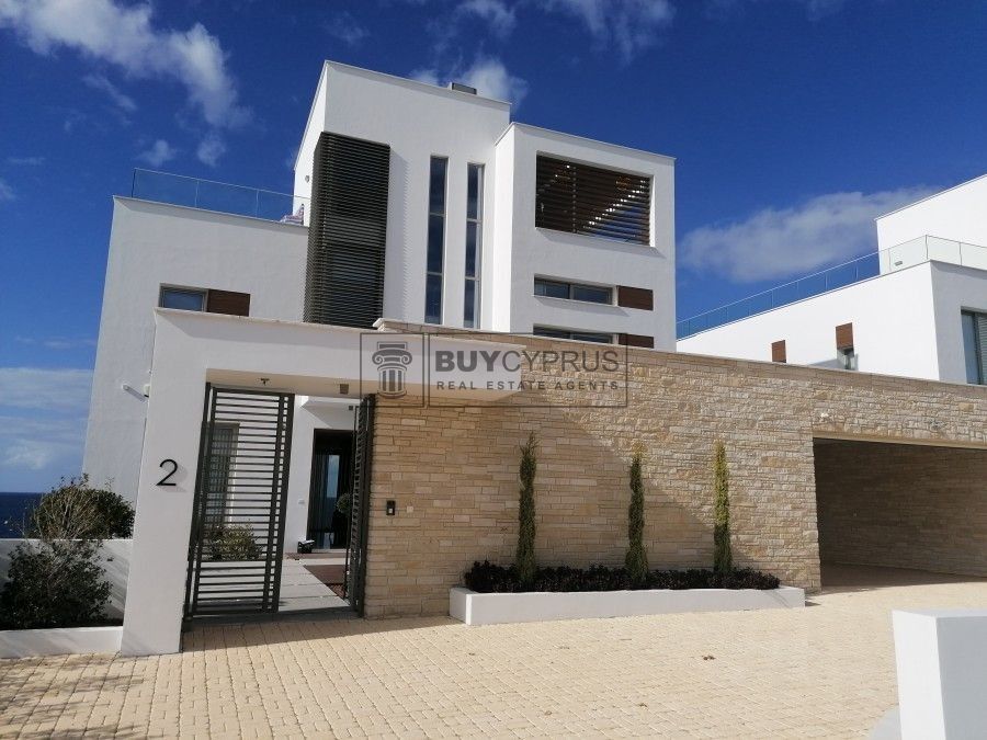 Property photo 2 of 16