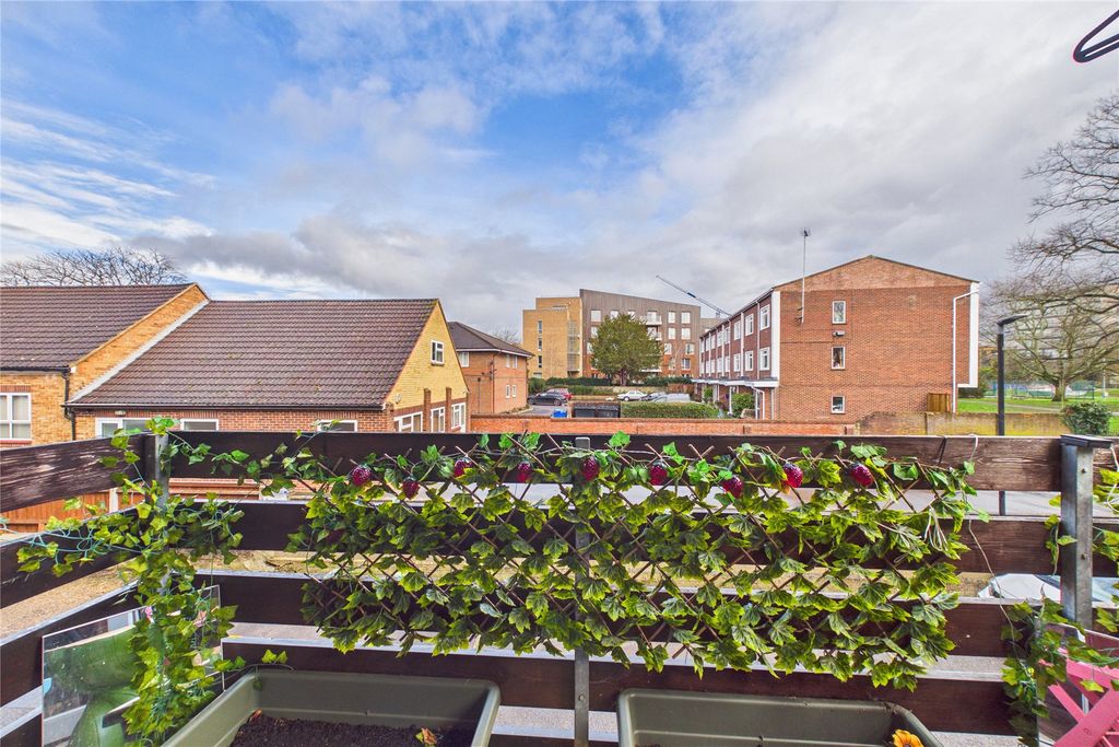 Property photo 2 of 6 Picture No. 14