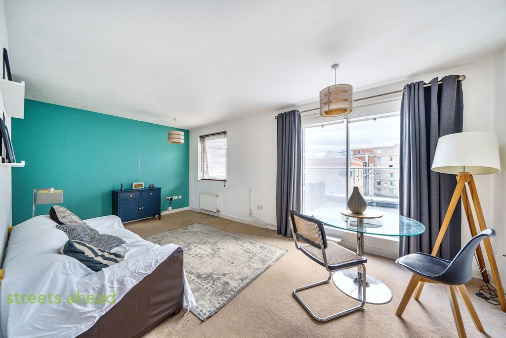 Property photo 3 of 15 0135E46c-647B-4B9...