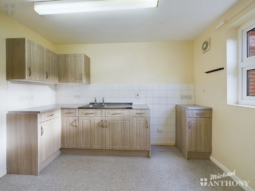 Property photo 3 of 5 Cam03218G0-Pr0450-Still001