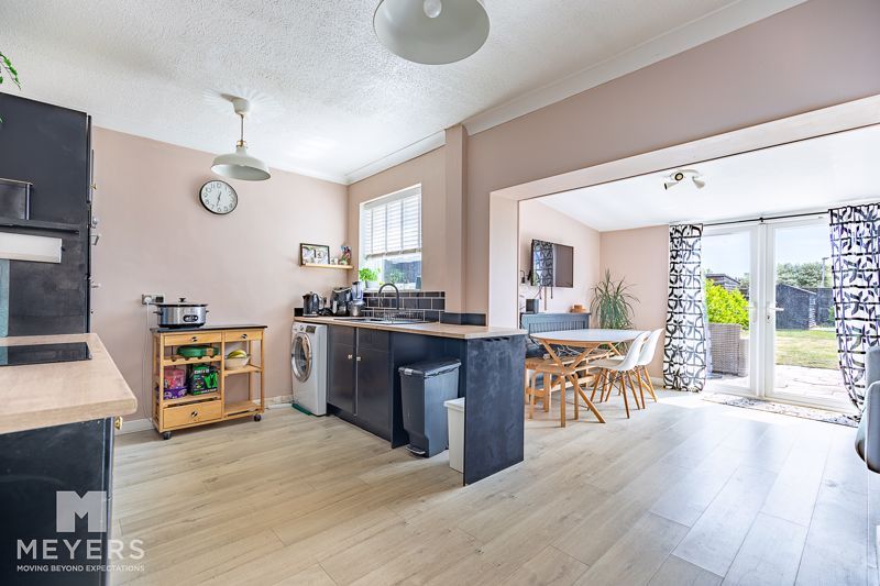 Property photo 3 of 15 Photo 11