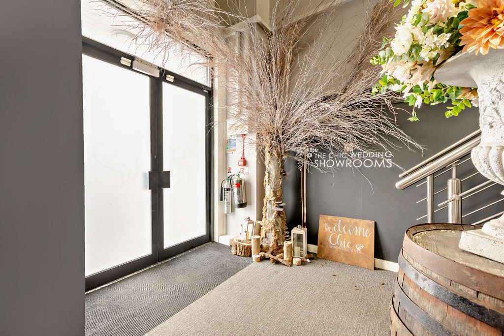 Property photo 3 of 11 8697309-Interior02-800