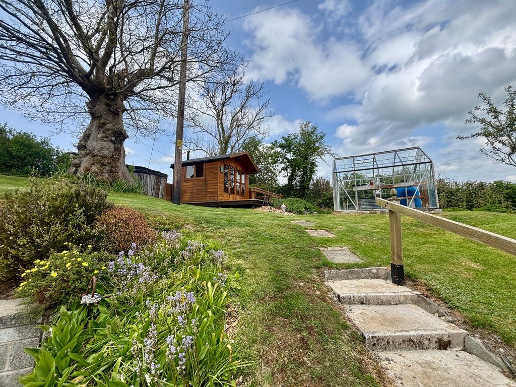 Property photo 3 of 22