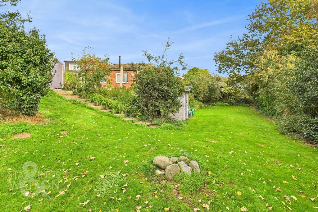 Property photo 3 of 26