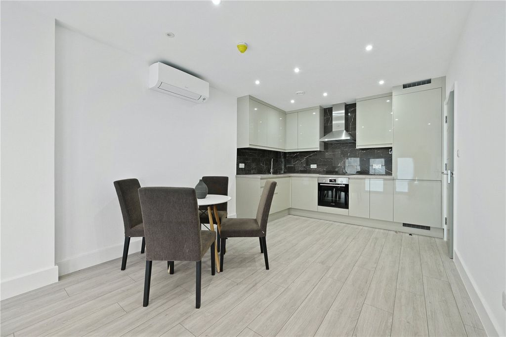 Property photo 2 of 14 Picture No. 10