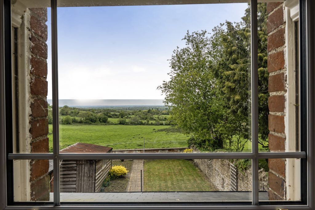 Property photo 2 of 26 14560102