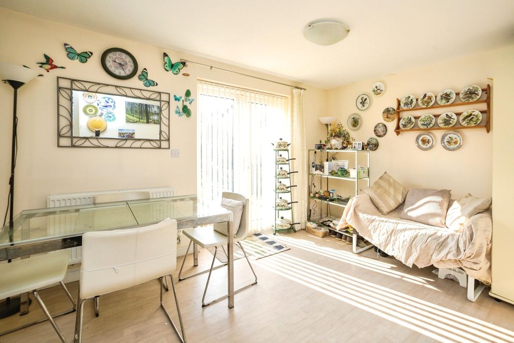 Property photo 2 of 18 Pbox-Img.Jpg