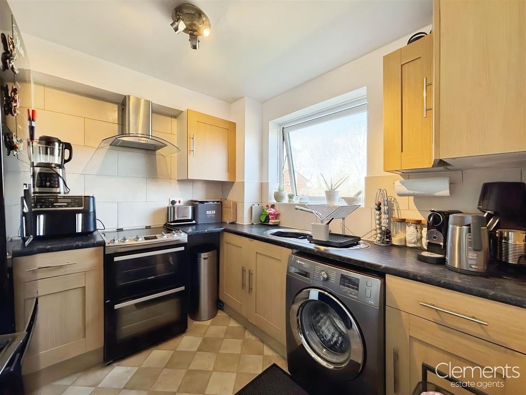 Property photo 2 of 15 699A78A4-Kitchen 202.Jpg