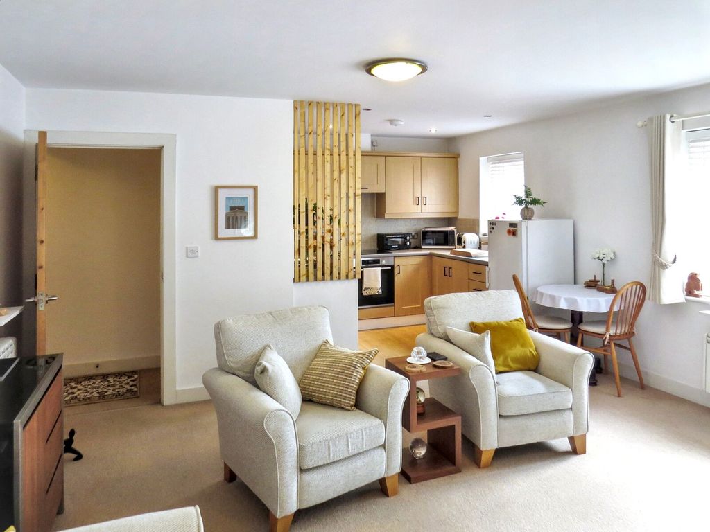 Property photo 3 of 8 Wove Court - Lounge Diner