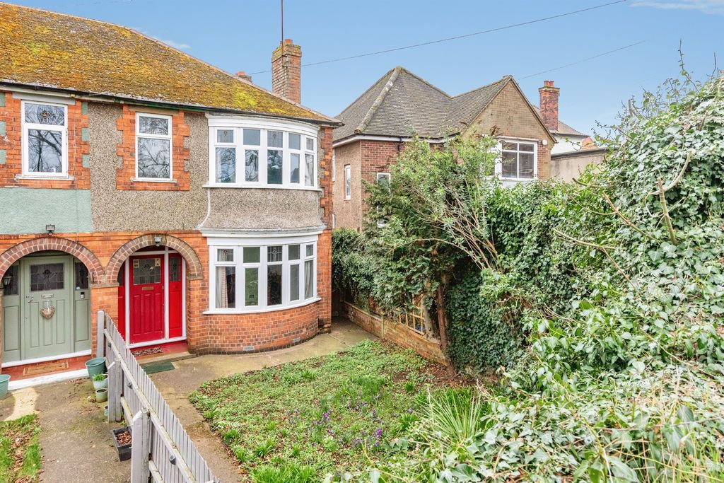 Property photo 2 of 21