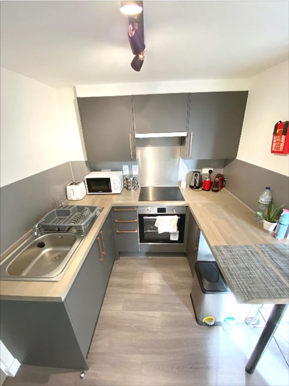 Property photo 2 of 21