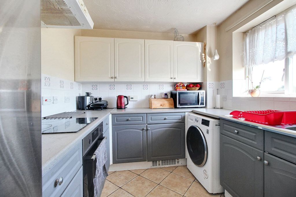 Property photo 3 of 9