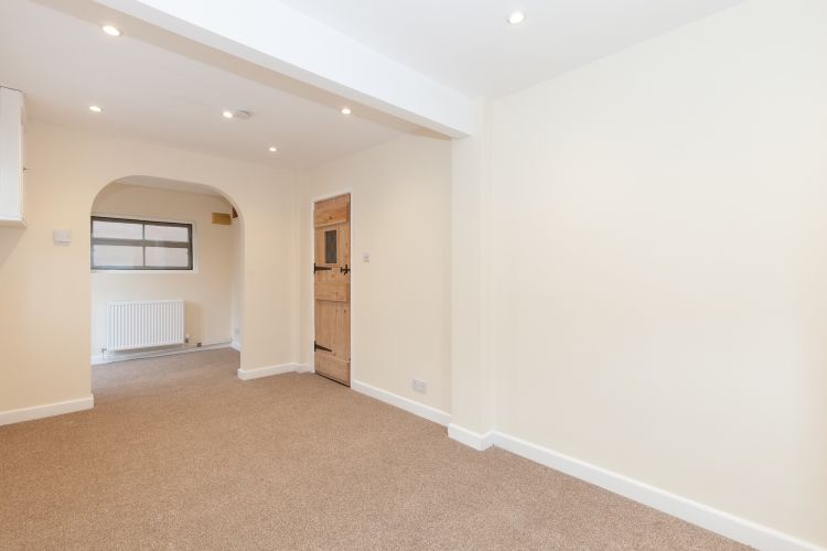 Property photo 2 of 9 242574