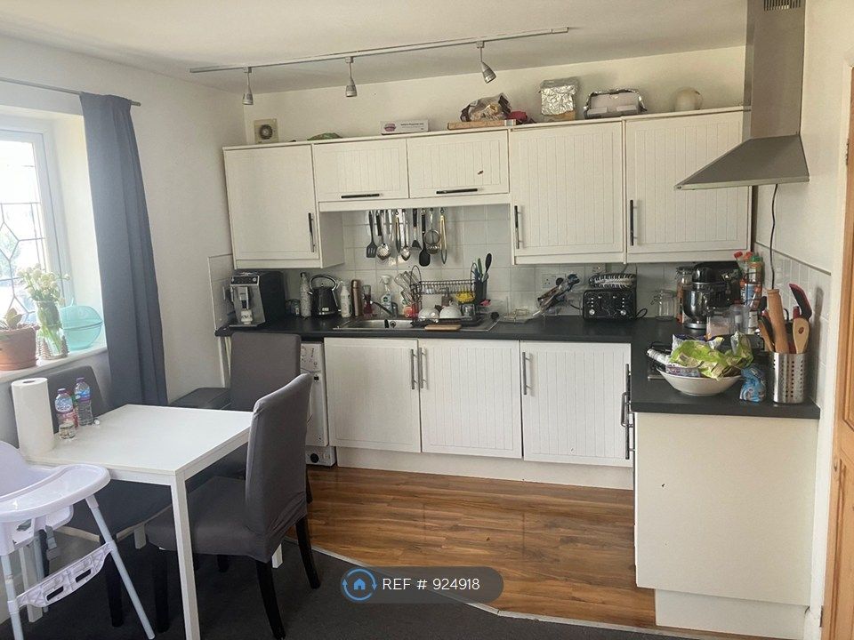 Property photo 2 of 3