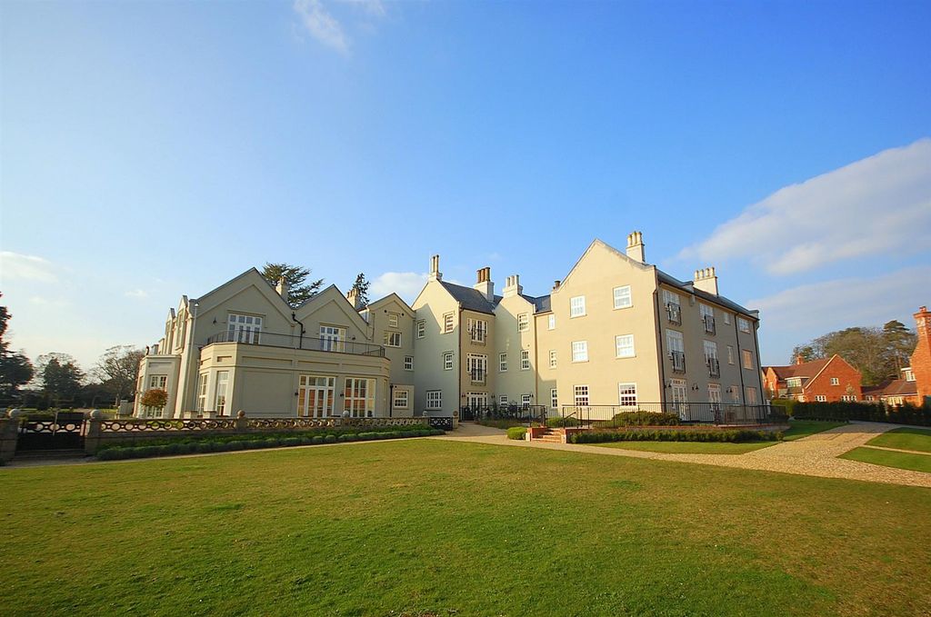 Property photo 3 of 25