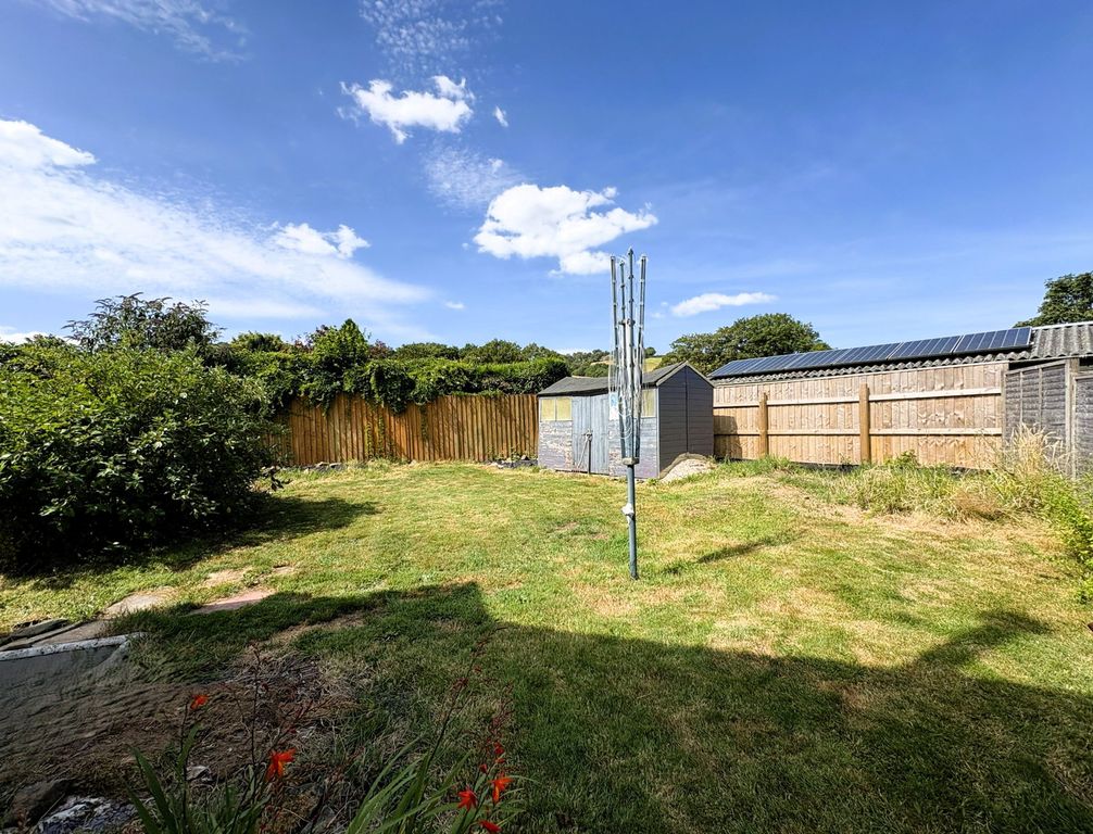 Property photo 2 of 25