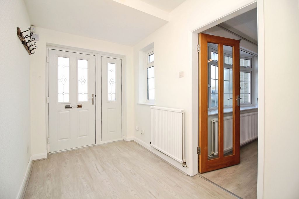 Property photo 3 of 26