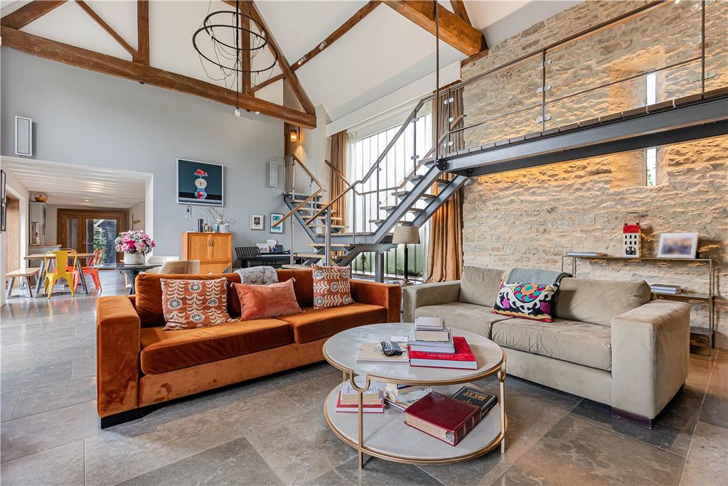 Property photo 2 of 38 Picture 2