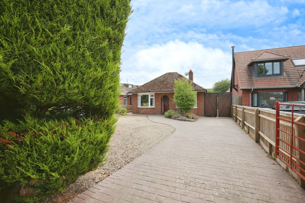 Property photo 1 of 15 Gated Driveway