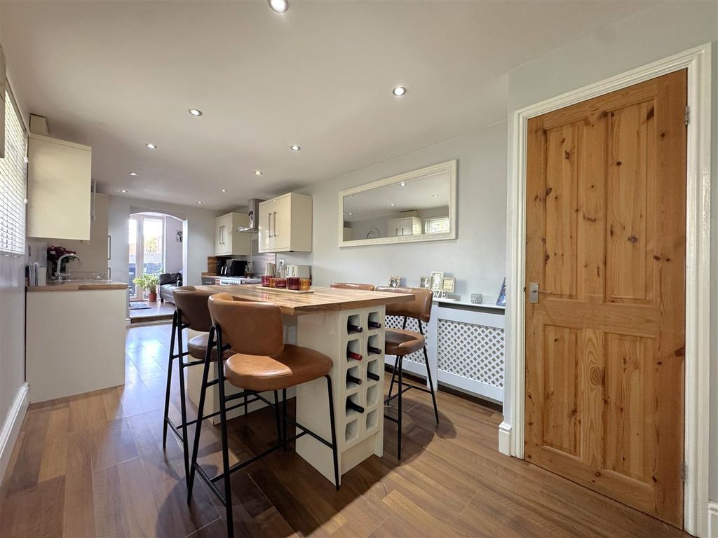 Property photo 2 of 21 8.Jpeg