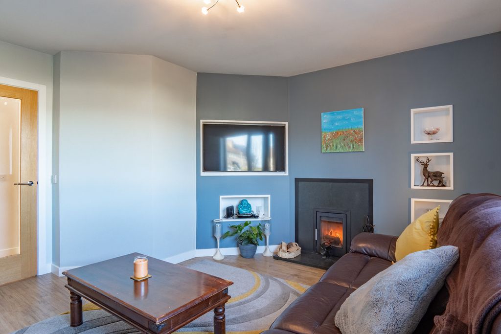 Property photo 3 of 31