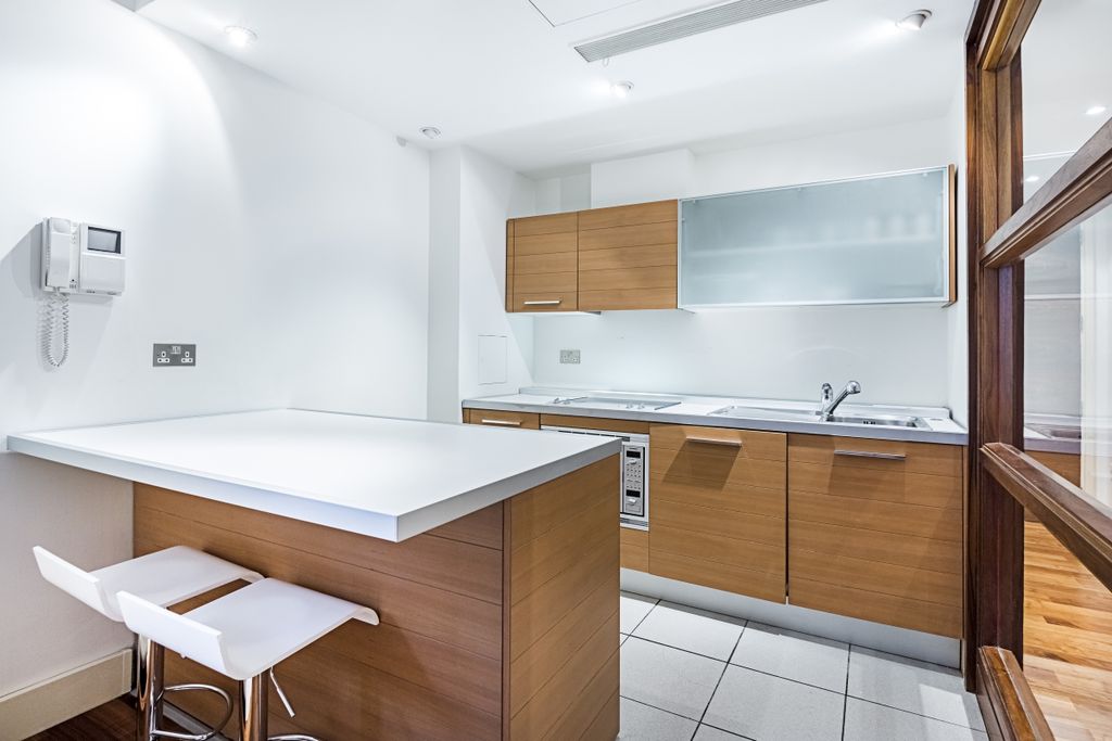 Property photo 3 of 9 Kitchen