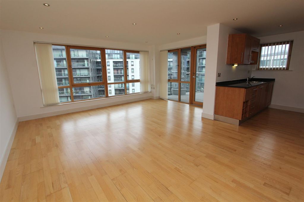 Property photo 1 of 11 Living Room.Jpg