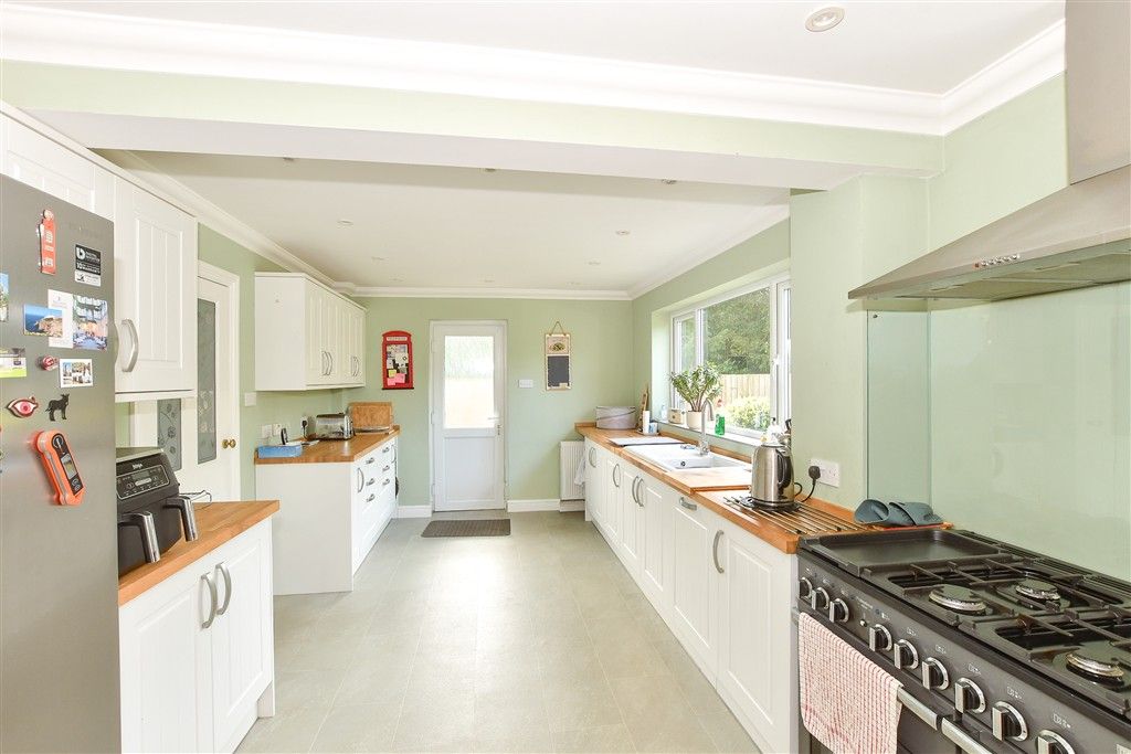 Property photo 3 of 13 Kitchen
