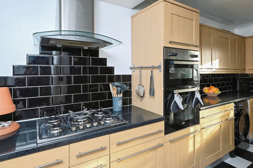 Property photo 3 of 14 Pbox-Img.Jpg