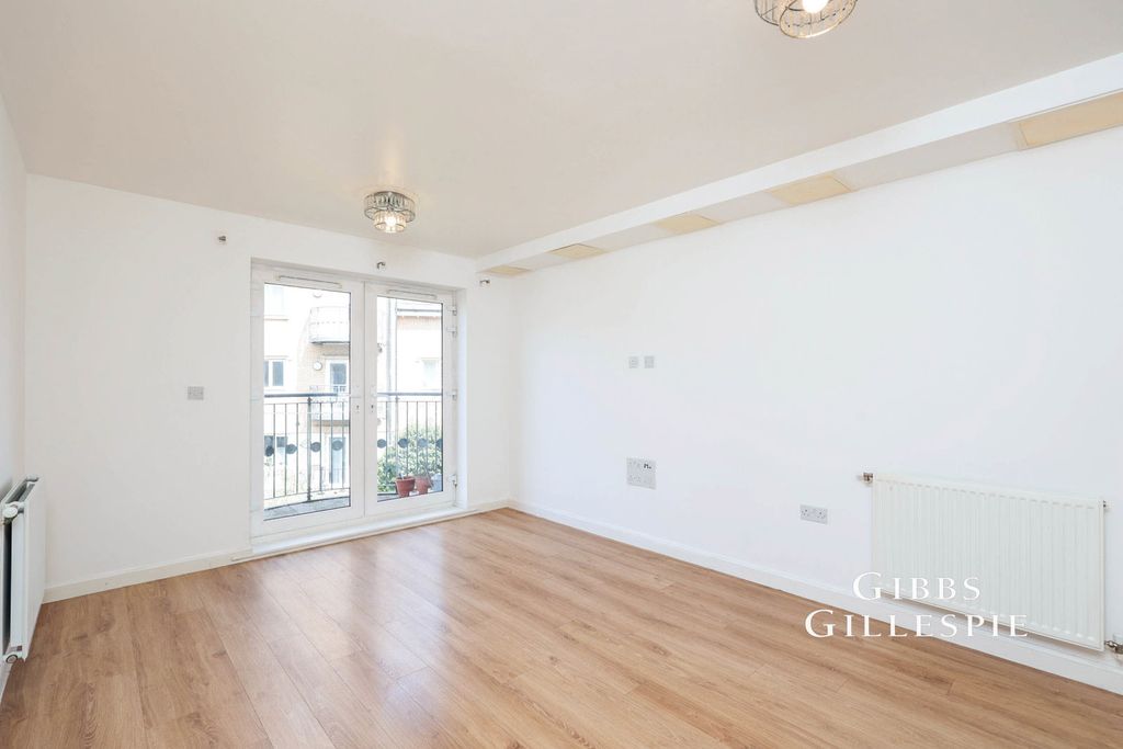 Property photo 3 of 11 Photo