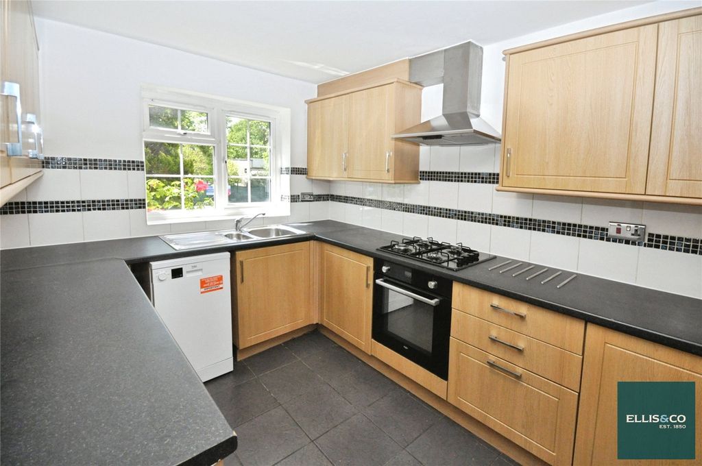 Property photo 3 of 9 Picture No. 30