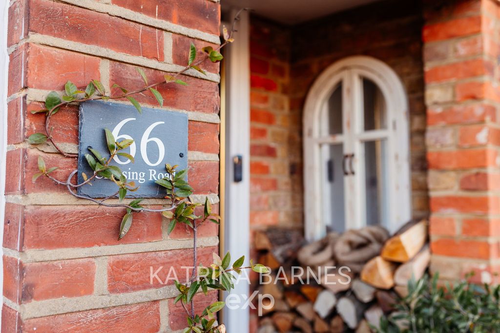 Property photo 3 of 46