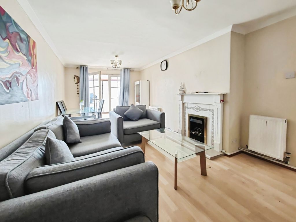 Property photo 3 of 18 Pbox-Img.Jpg