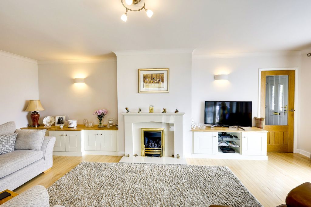 Property photo 2 of 26 Picture No. 63