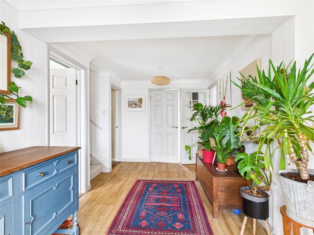 Property photo 3 of 25 Picture No. 01