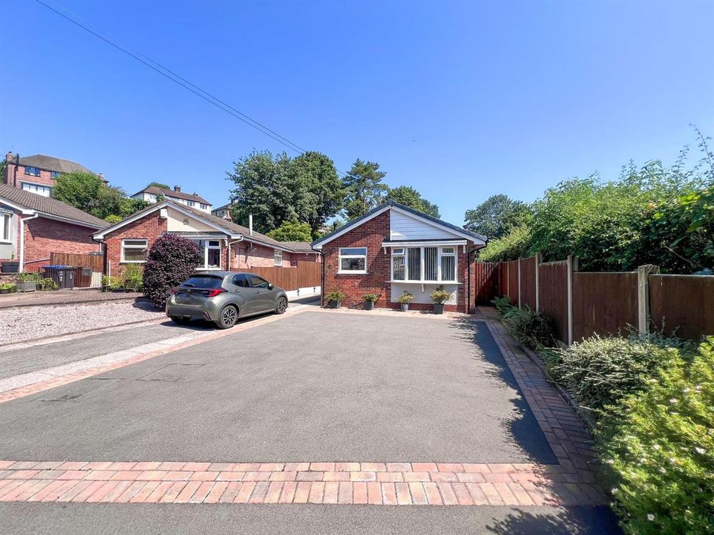 Property photo 1 of 19 Frontage