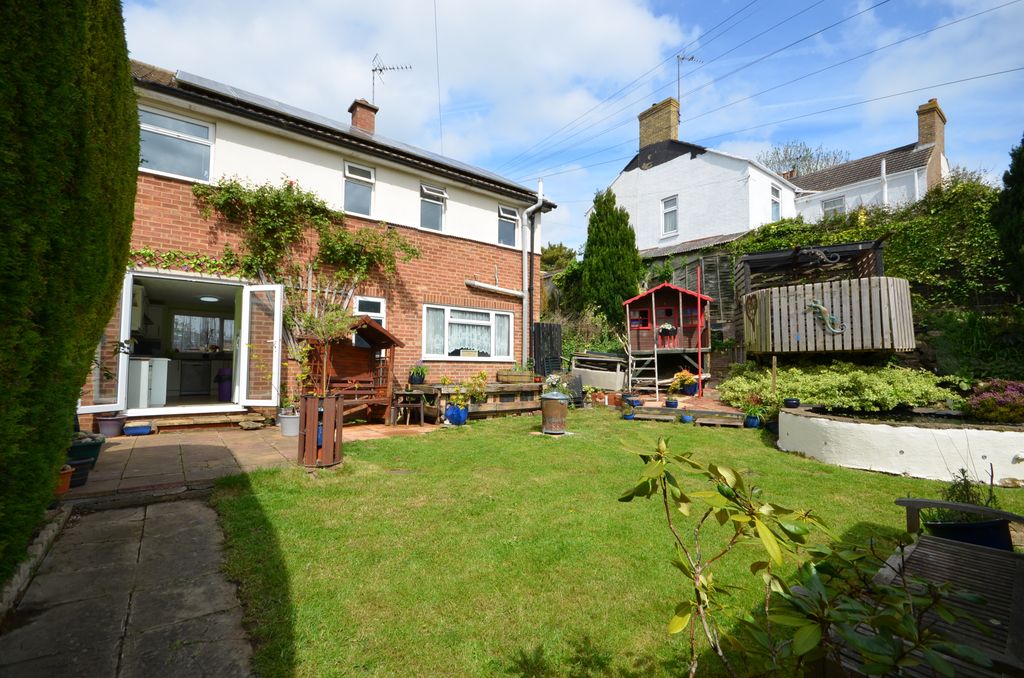Property photo 2 of 17