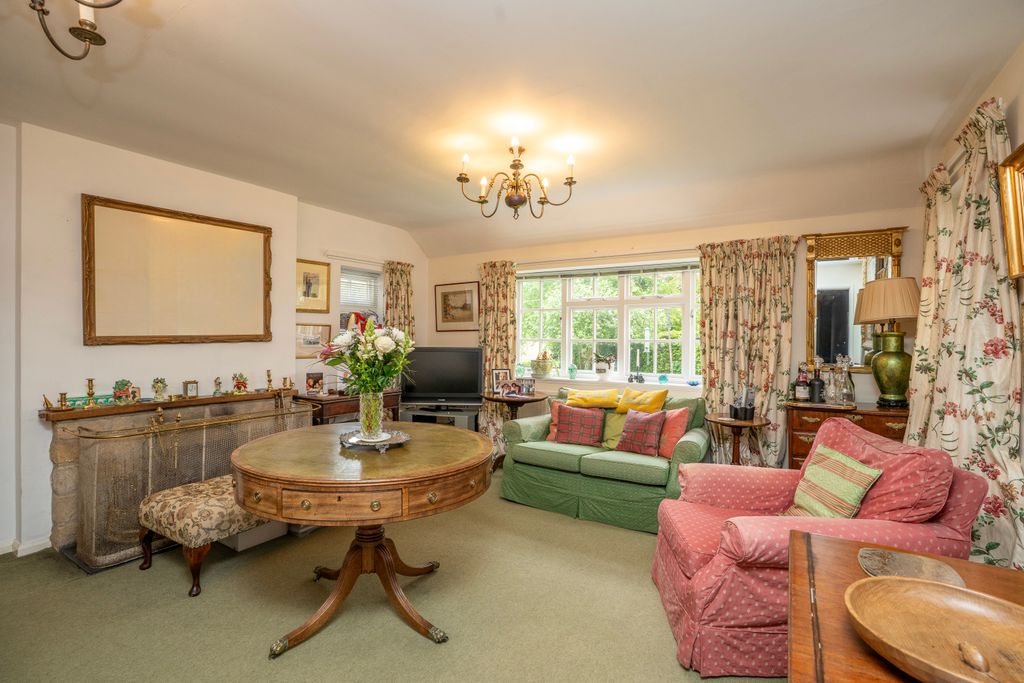 Property photo 3 of 15 Img0879