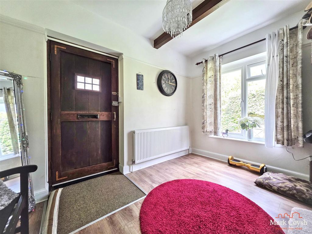 Property photo 3 of 24 101050.Jpg