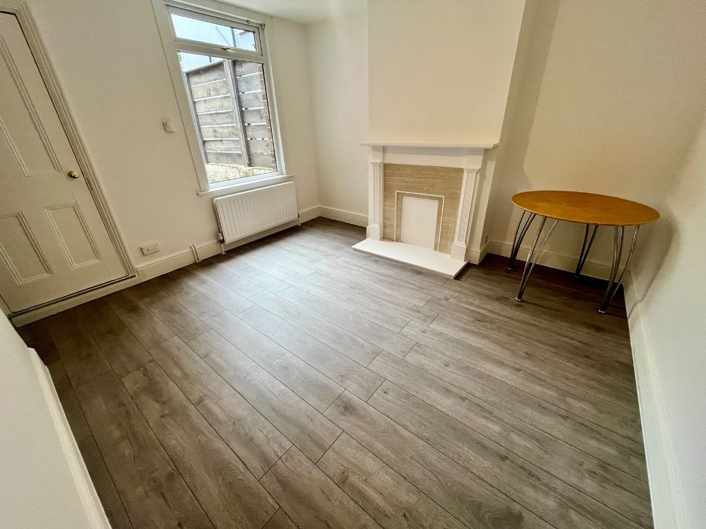 Property photo 3 of 11 4257646