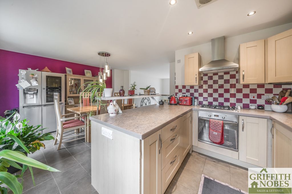 Property photo 3 of 30 Kitchen