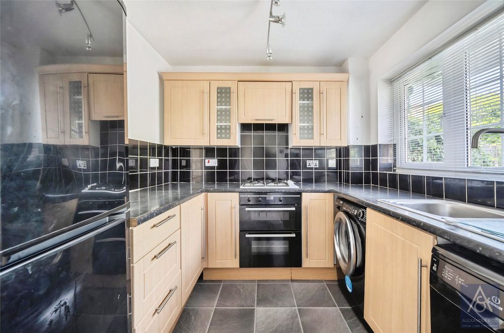 Property photo 3 of 19 Picture No. 30