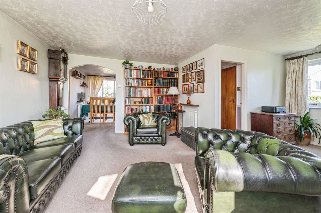 Property photo 2 of 19