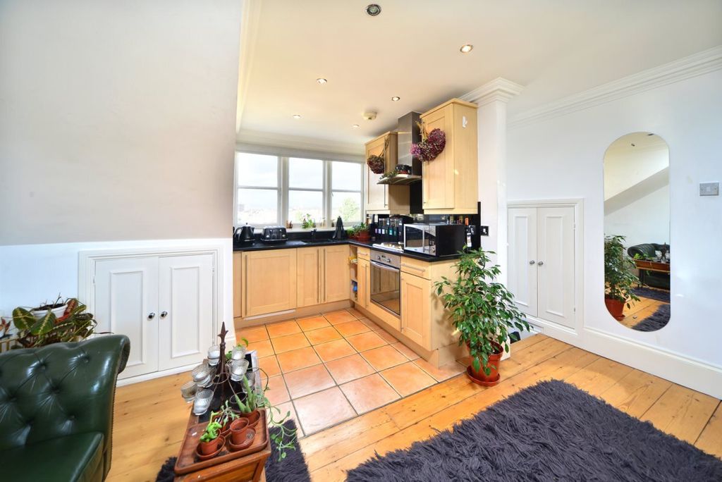 Property photo 2 of 6 Photo 02