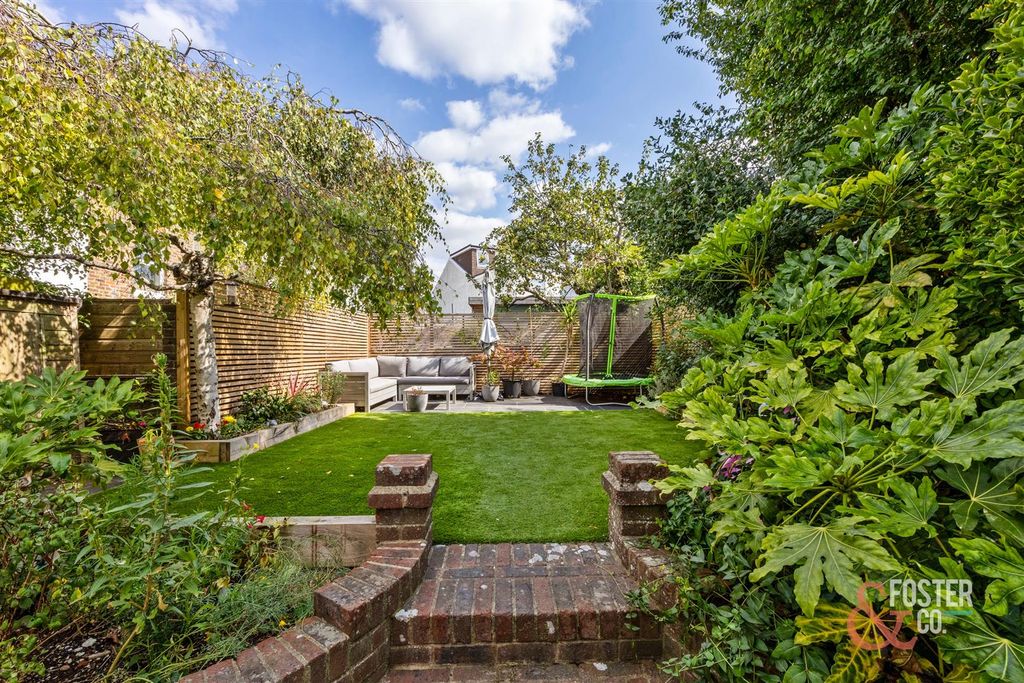 Property photo 3 of 23 Ashford Road_1-020.Jpg