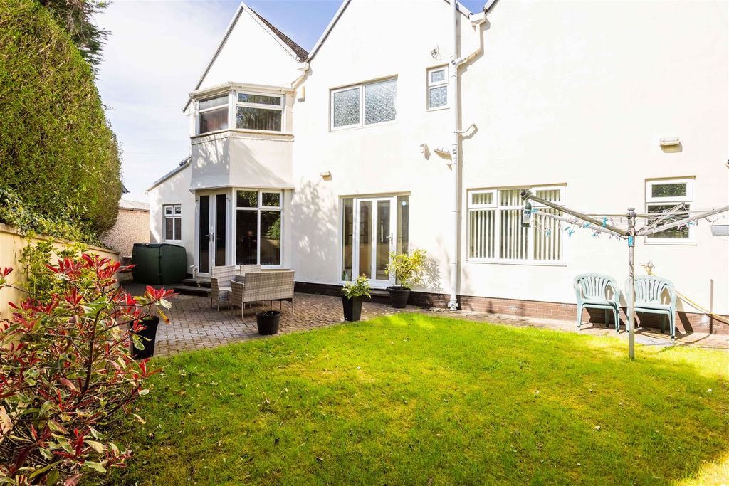 Property photo 3 of 15 00028.Jpg