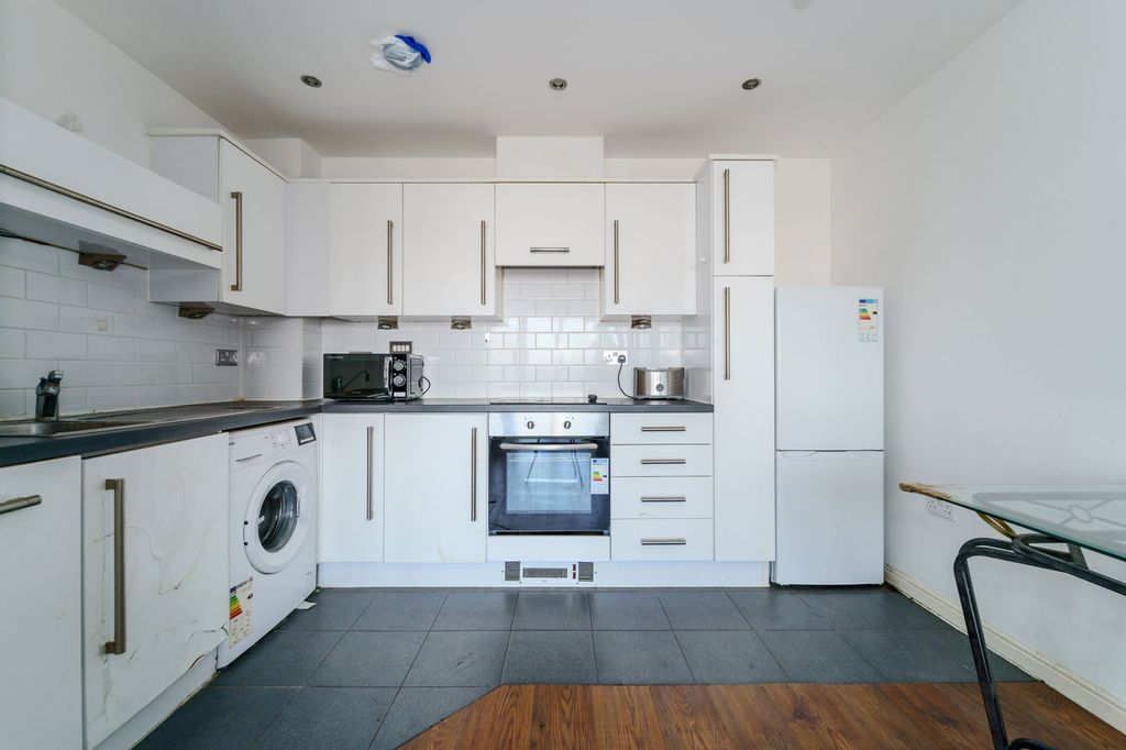 Property photo 2 of 9