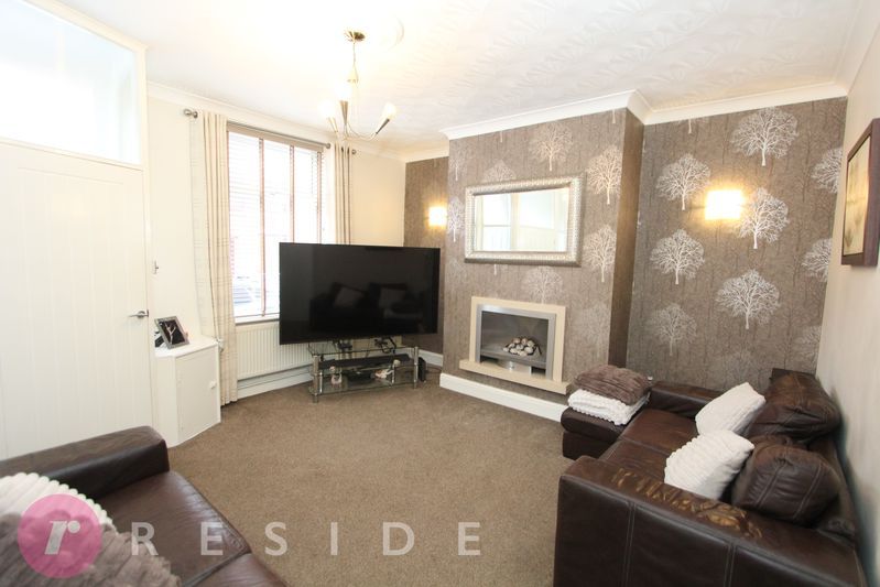 Property photo 2 of 11 Lounge