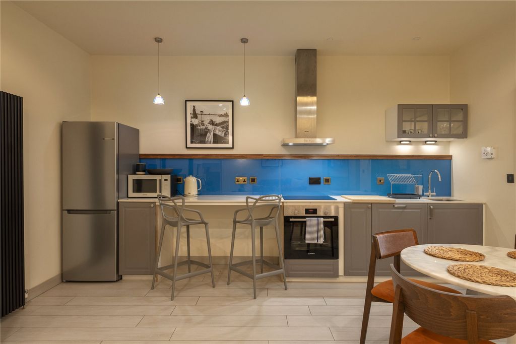 Property photo 2 of 12 Kitchen/ Dining Area