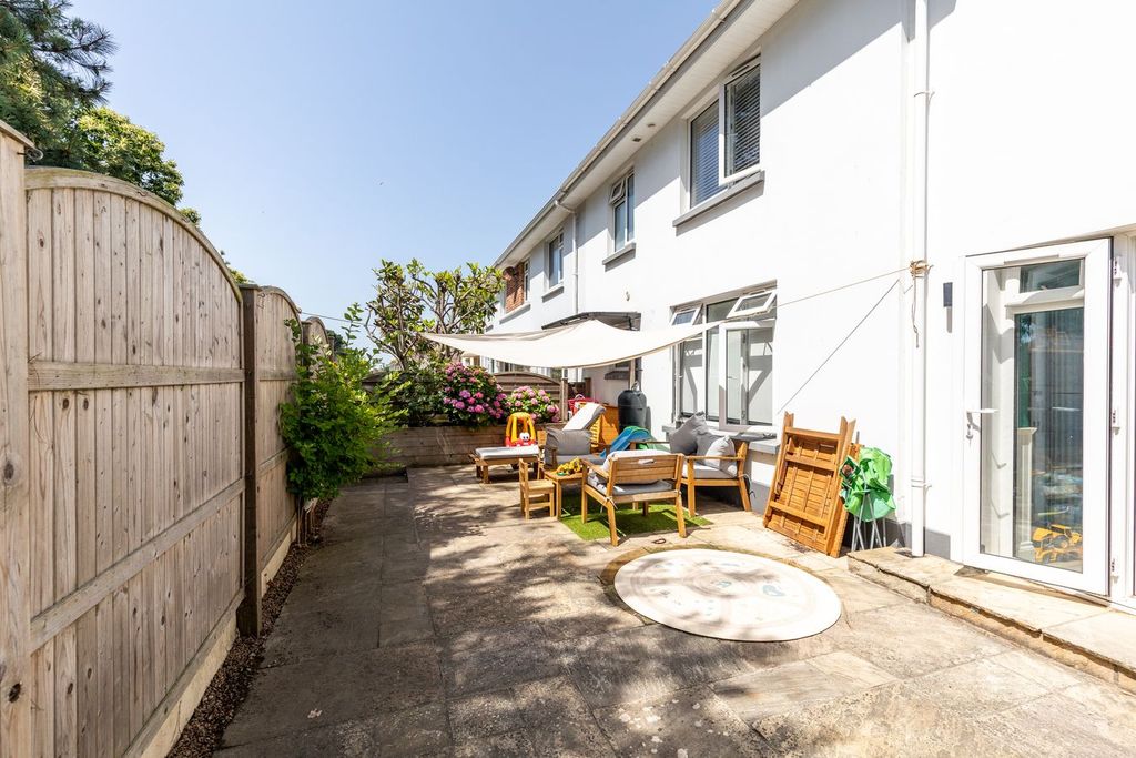 Property photo 1 of 21